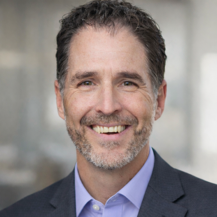 Carlos Hidalgo headshot