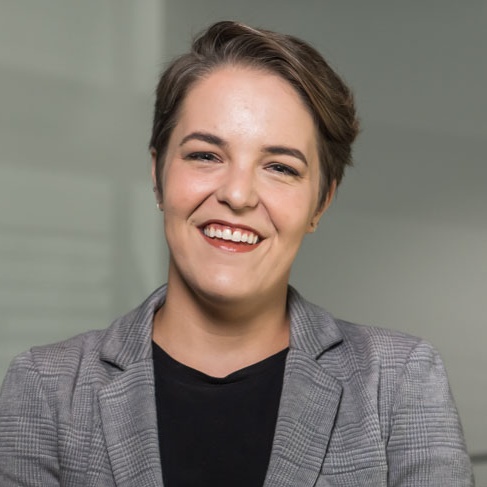 Melanie Deziel headshot